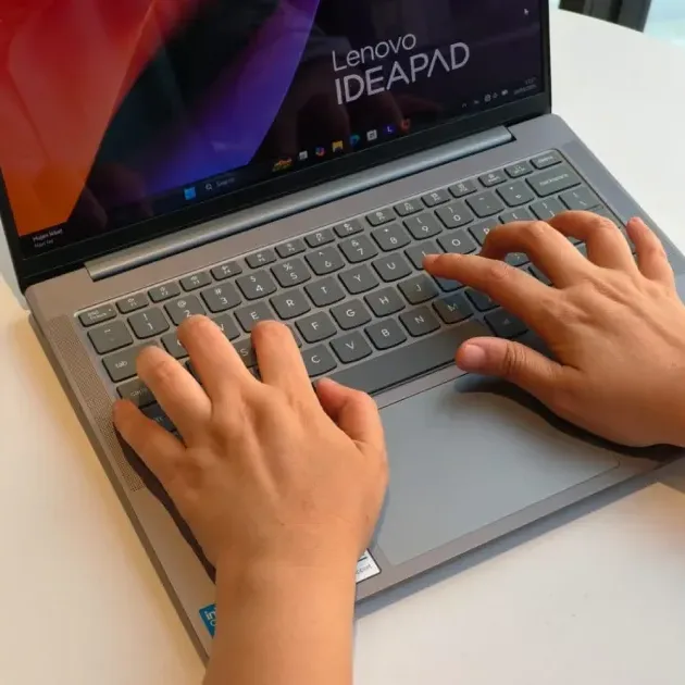 Lenovo IdeaPad Slim 3 14IRH10R (Core 5, 16GB, 512GB)